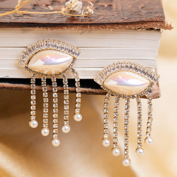 Drama Eye Drop Dangler