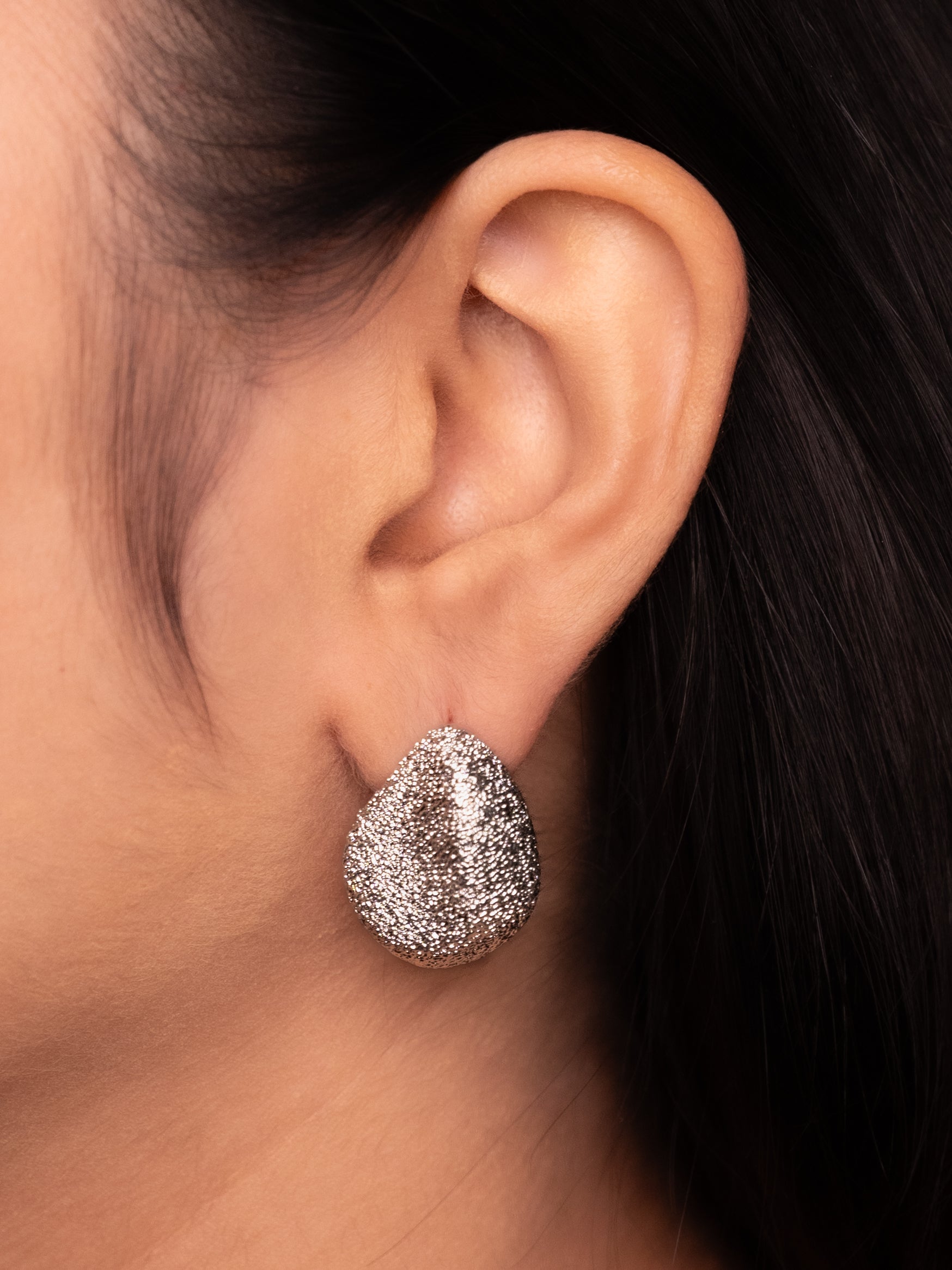 Minimalist Bean Bead Irregular