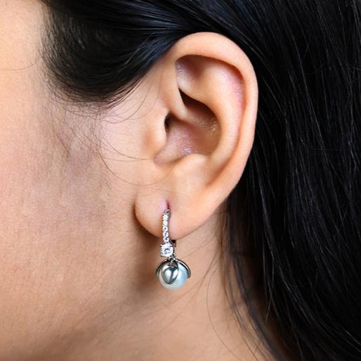 Pearl Dangle