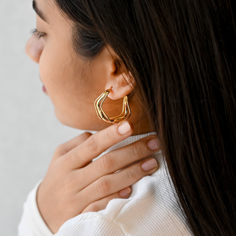 Wavy Hoops