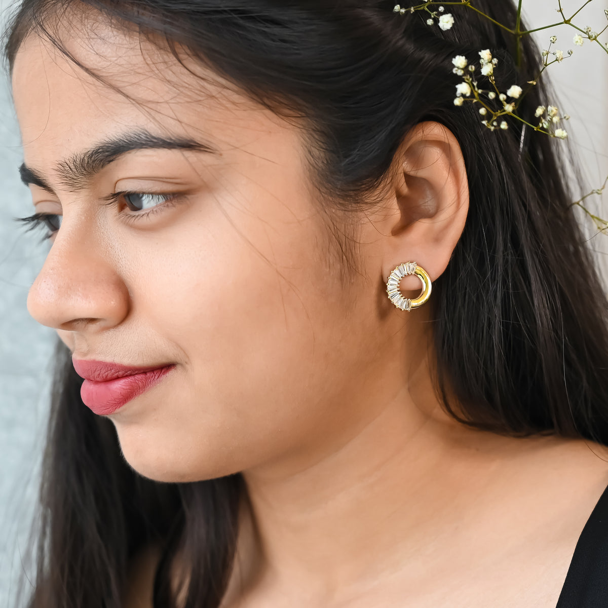 Round Diamond Studs