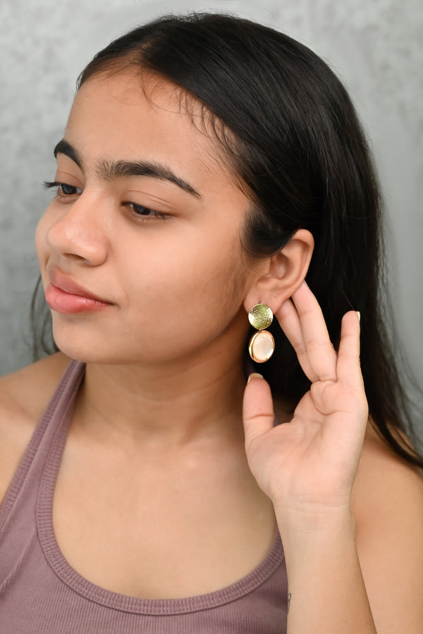 Textured Gold & Pearl Drop