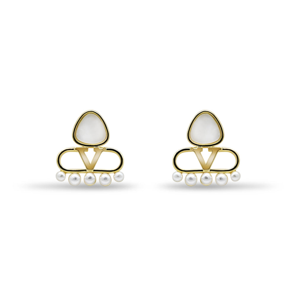 Pearl with Elegant Monogram Design