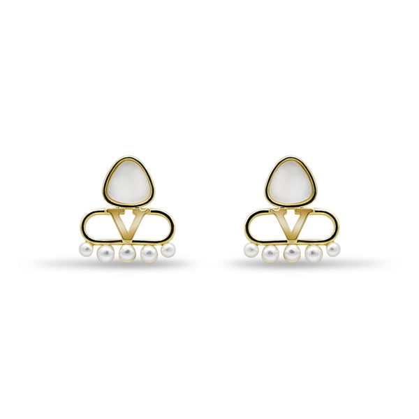 Pearl with Elegant Monogram Design