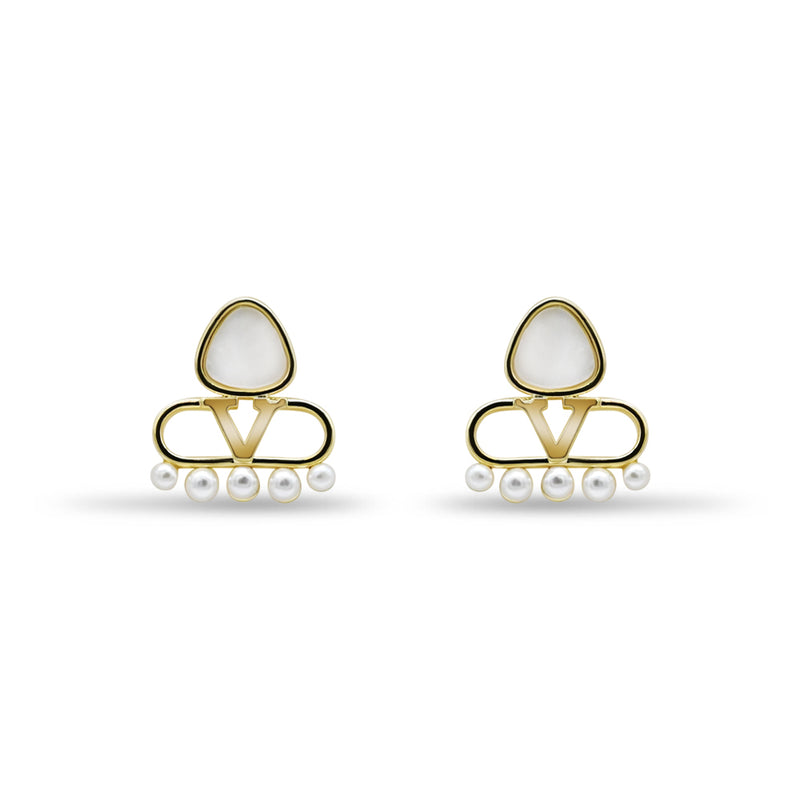 Pearl with Elegant Monogram Design