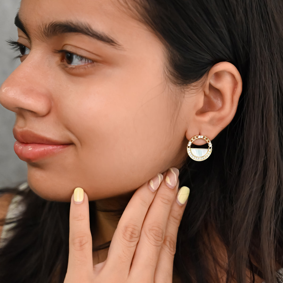 Gold & Diamond Circular Stud