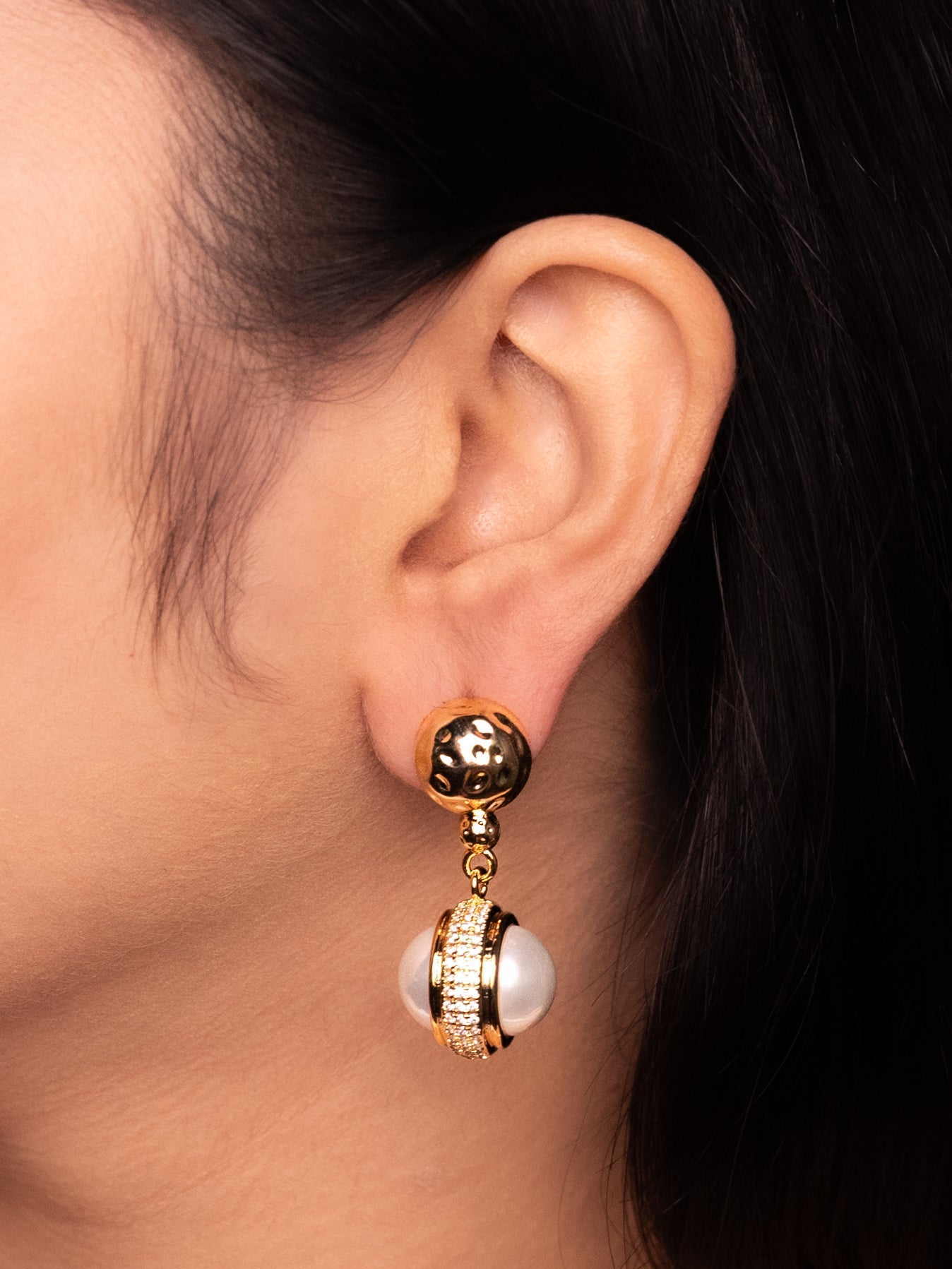 Round Stud & Pearl Drop Earring | 18k Gold Plated