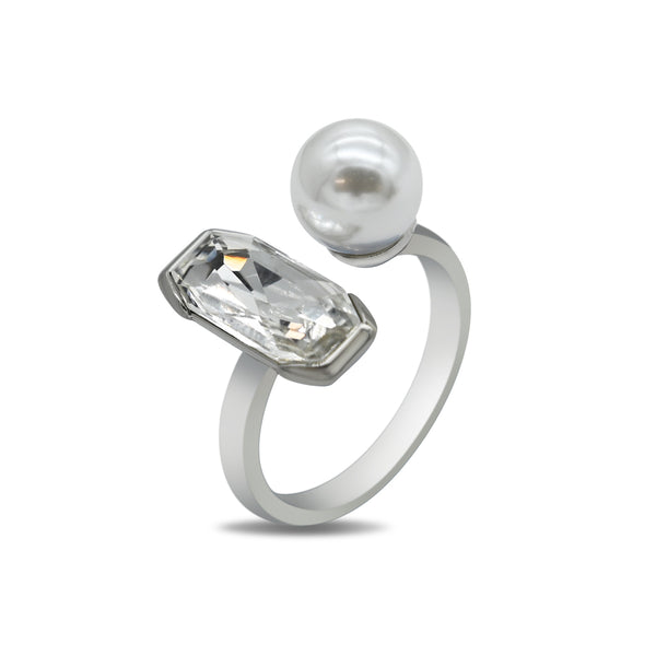 Pearl with Clear Stone
